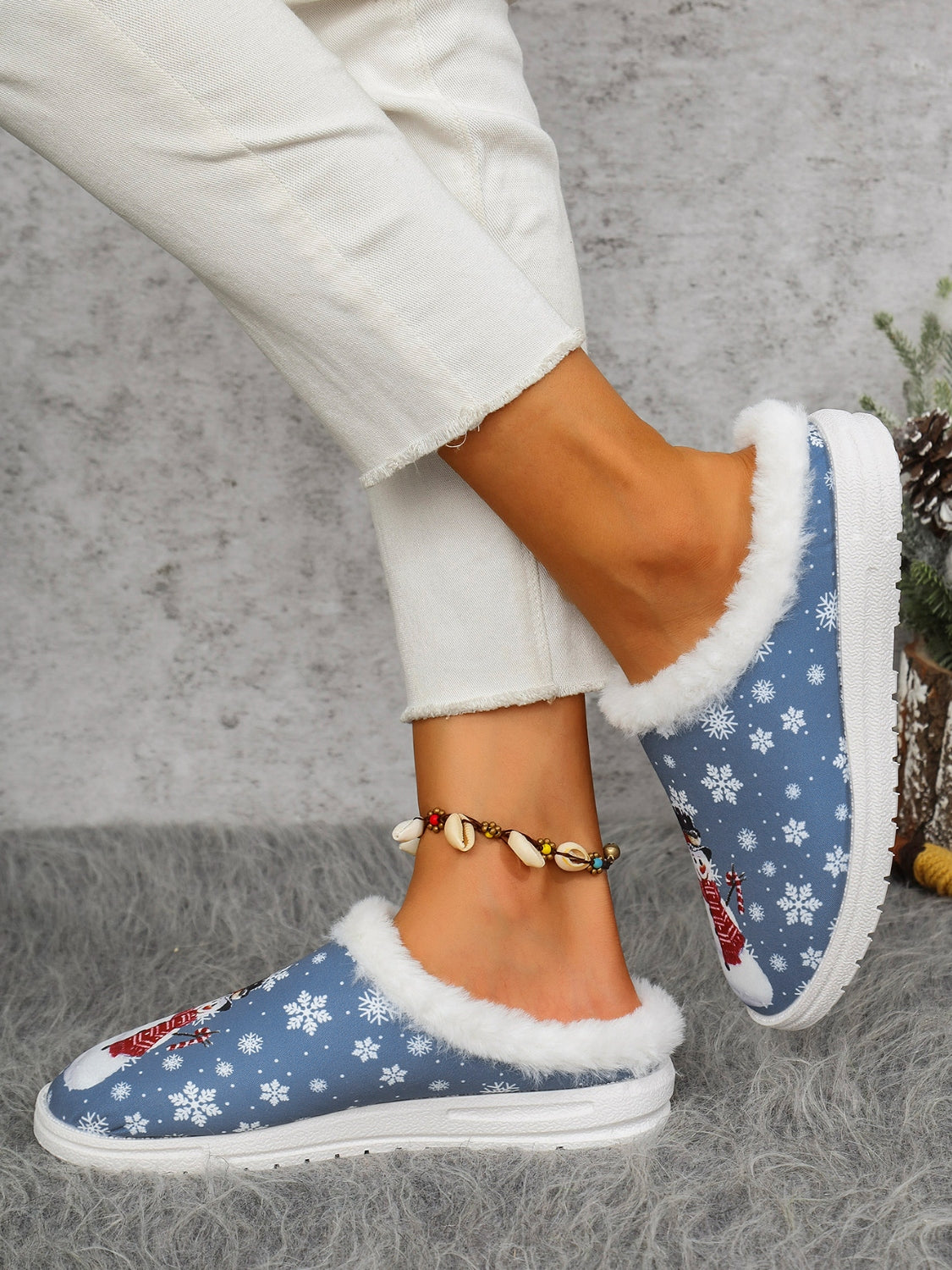 Snowman Print Flat Slippers with Faux Fur - Celeste    