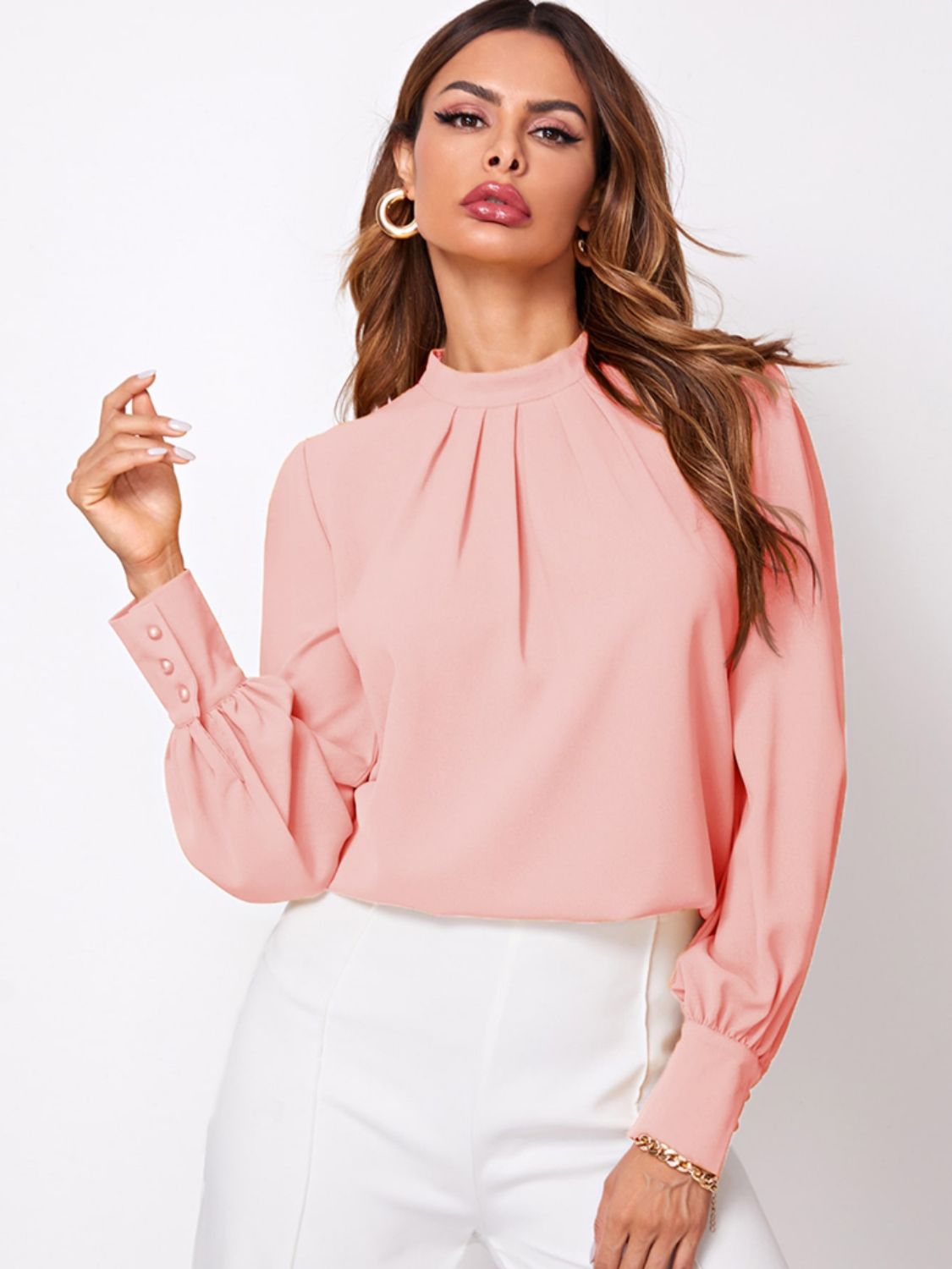 Blusa de manga larga con escote alto fruncido