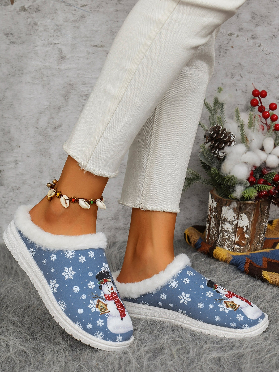 Snowman Print Flat Slippers with Faux Fur - Celeste    