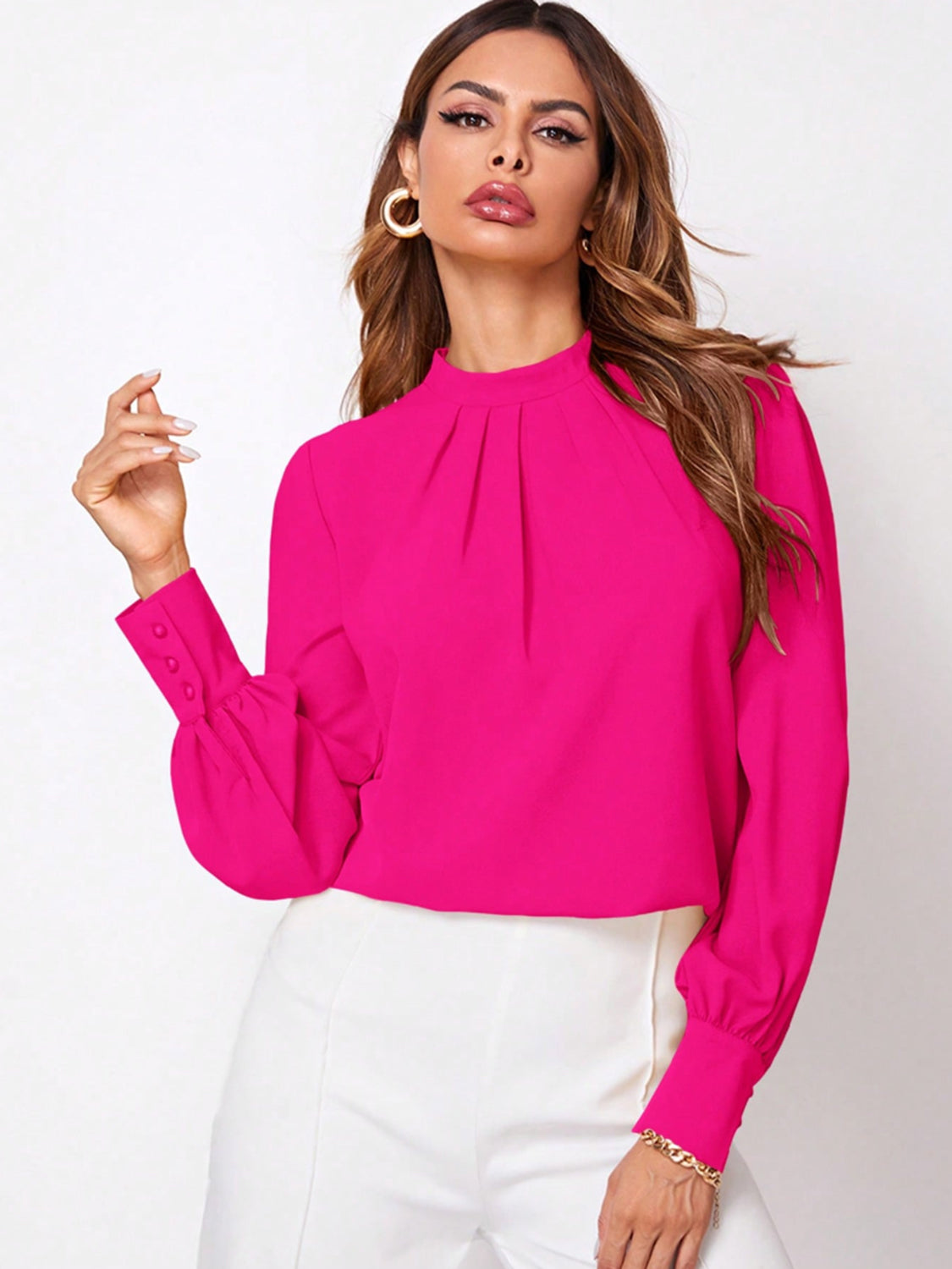 Blusa de manga larga con escote alto fruncido