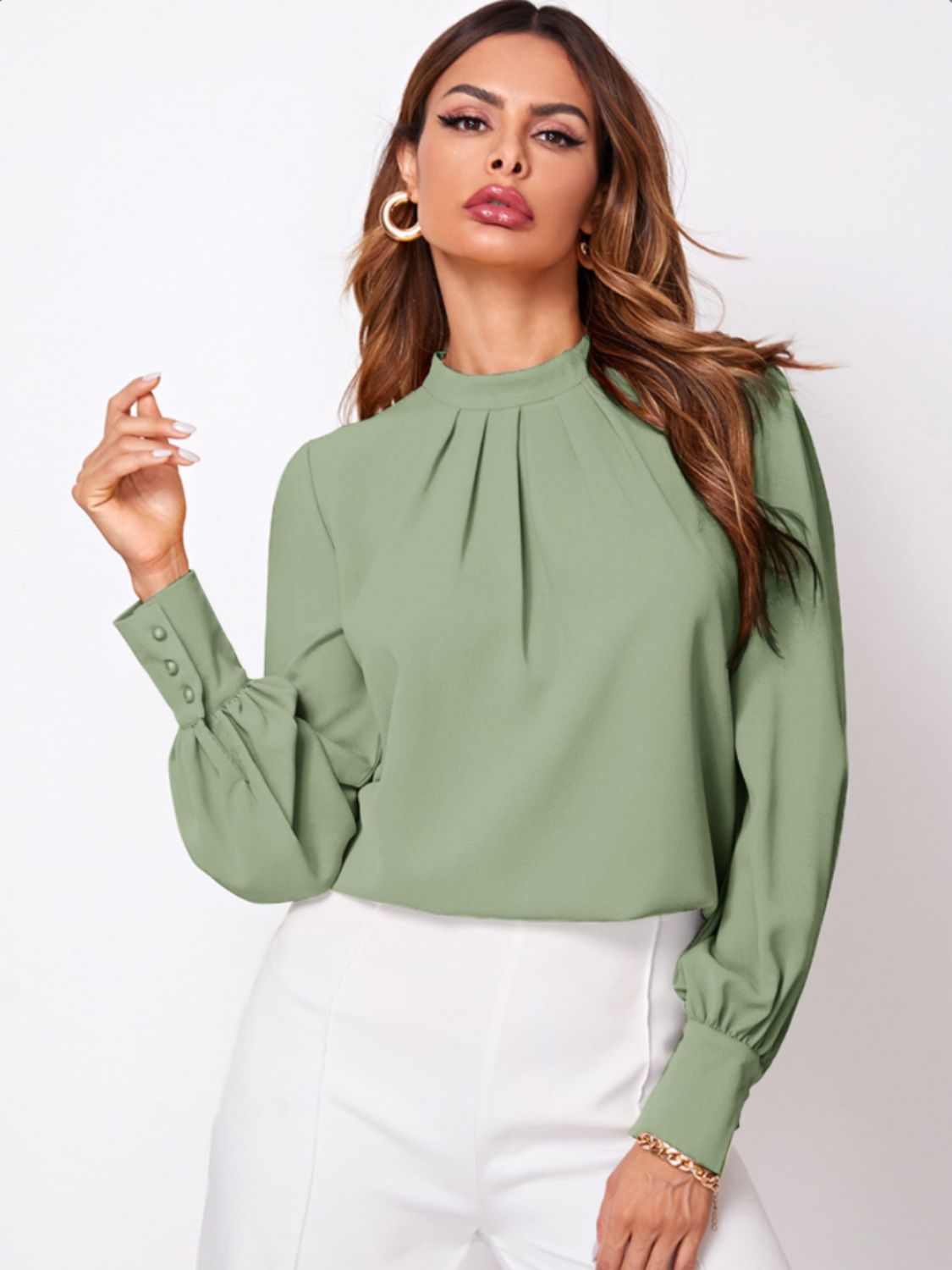 Blusa de manga larga con escote alto fruncido