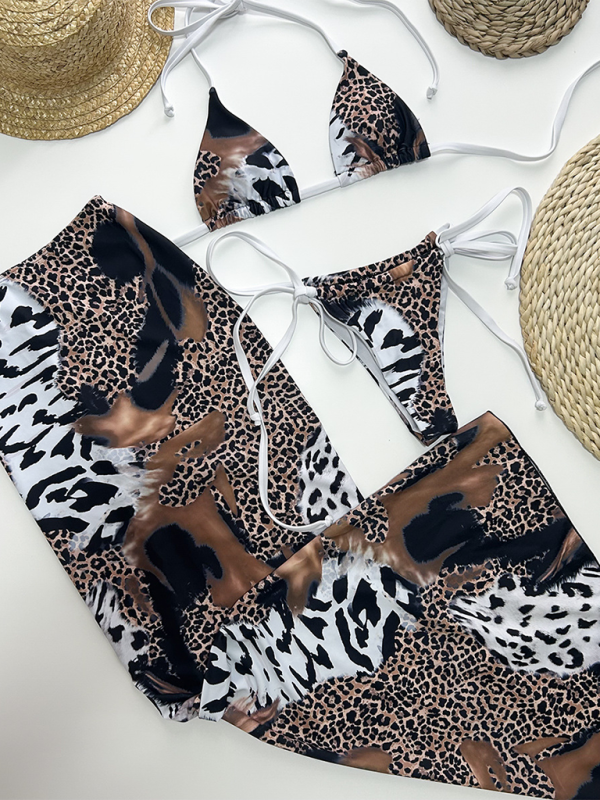 Bikini sexy de tres piezas con estampado de leopardo 